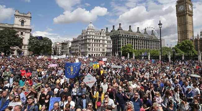Thousands Gather For Anti-Brexit Protest in London